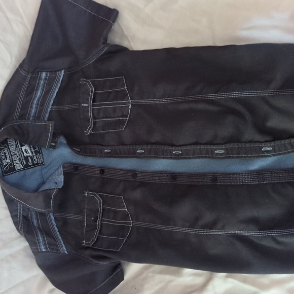 Button down shirt from broken threads - Picture 1 of 3